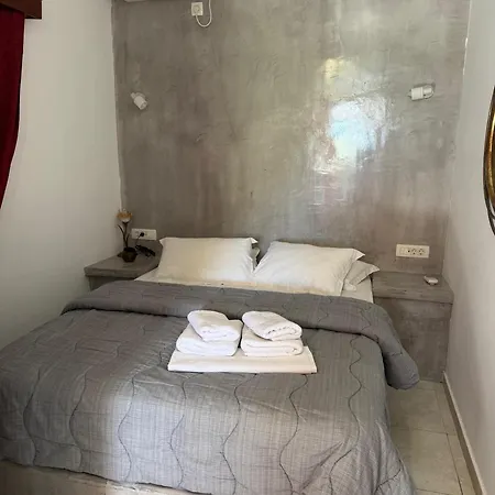 Two Bedroom Incl Car And Breakfast דירה *